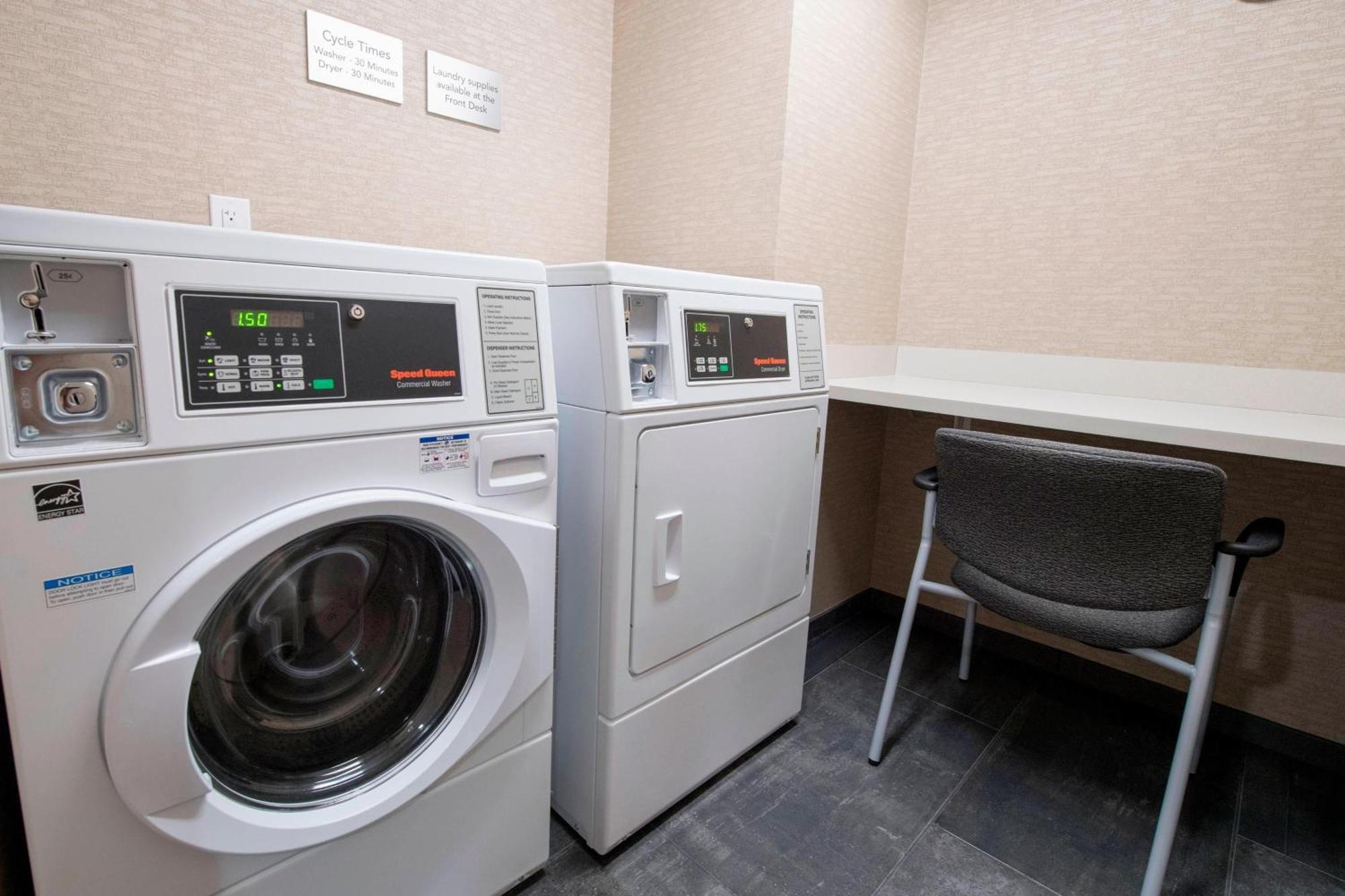 Courtyard By Marriott Atlanta Alpharetta/Avalon Area Hotel Luaran gambar